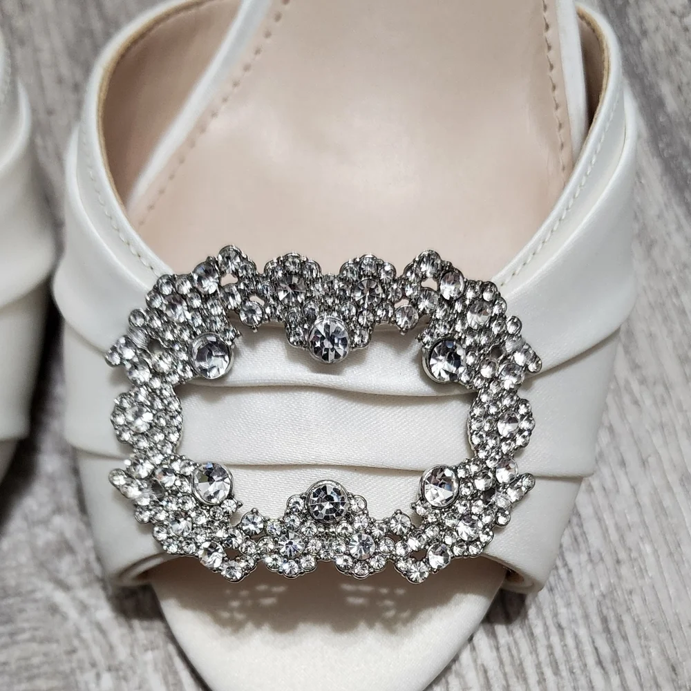 Nina Corrine Ivory Satin MID-HEEL D'ORSAY PUMPS WITH JEWELED BUCKLE Size 8 - Picture 3 of 8